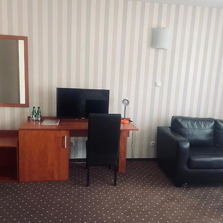 Papaver Hotel Ślesin Εξωτερικό φωτογραφία