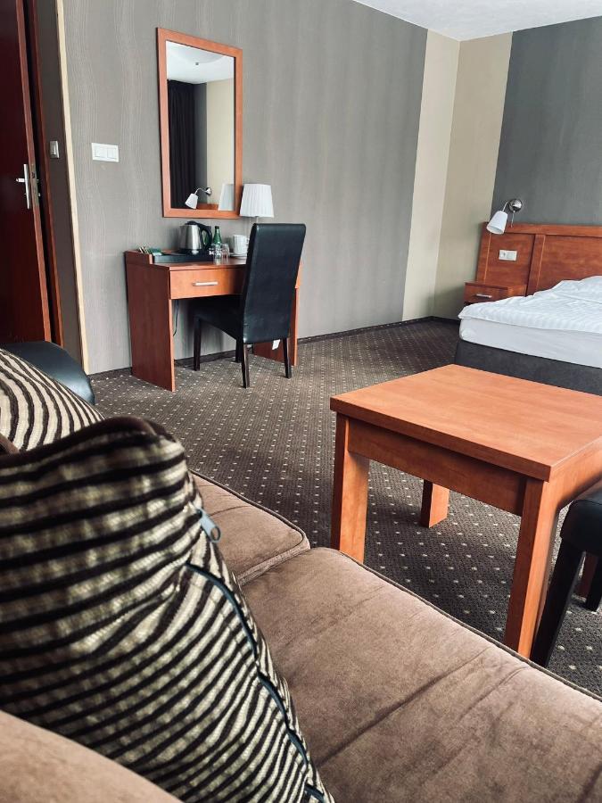Papaver Hotel Ślesin Εξωτερικό φωτογραφία