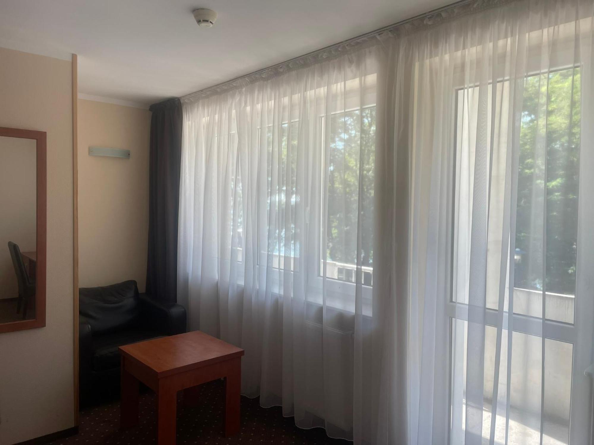 Papaver Hotel Ślesin Εξωτερικό φωτογραφία
