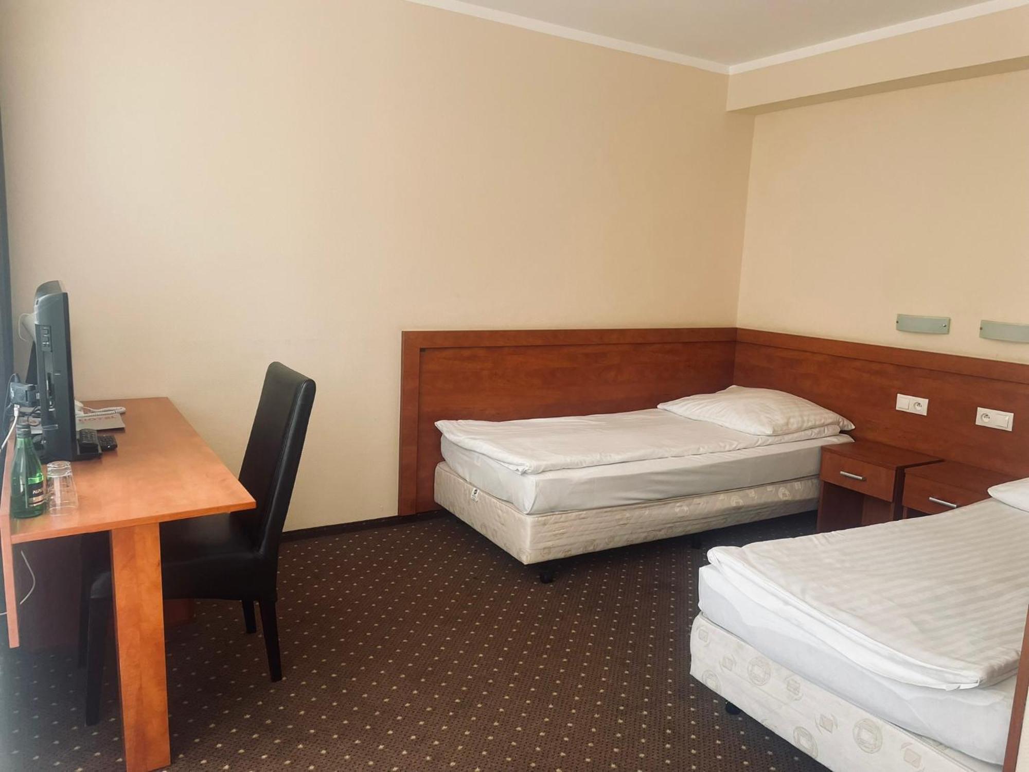 Papaver Hotel Ślesin Εξωτερικό φωτογραφία