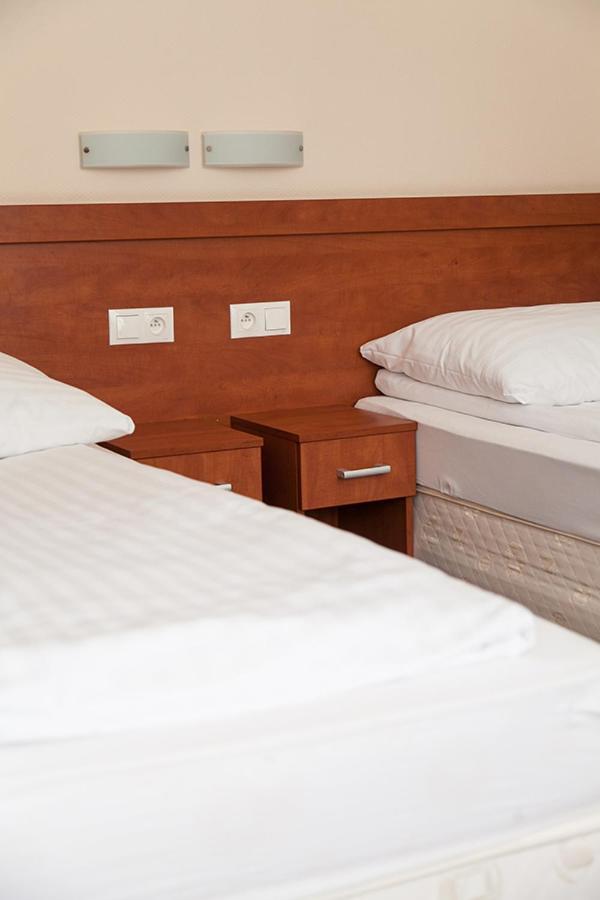 Papaver Hotel Ślesin Εξωτερικό φωτογραφία