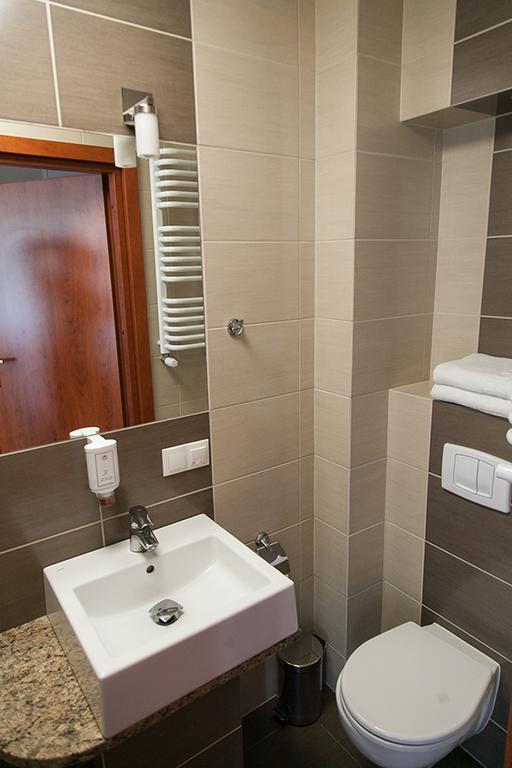 Papaver Hotel Ślesin Εξωτερικό φωτογραφία