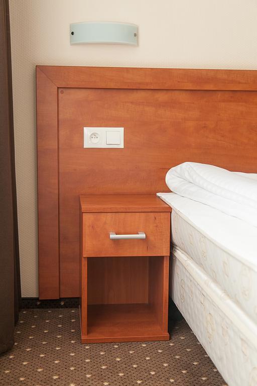 Papaver Hotel Ślesin Δωμάτιο φωτογραφία