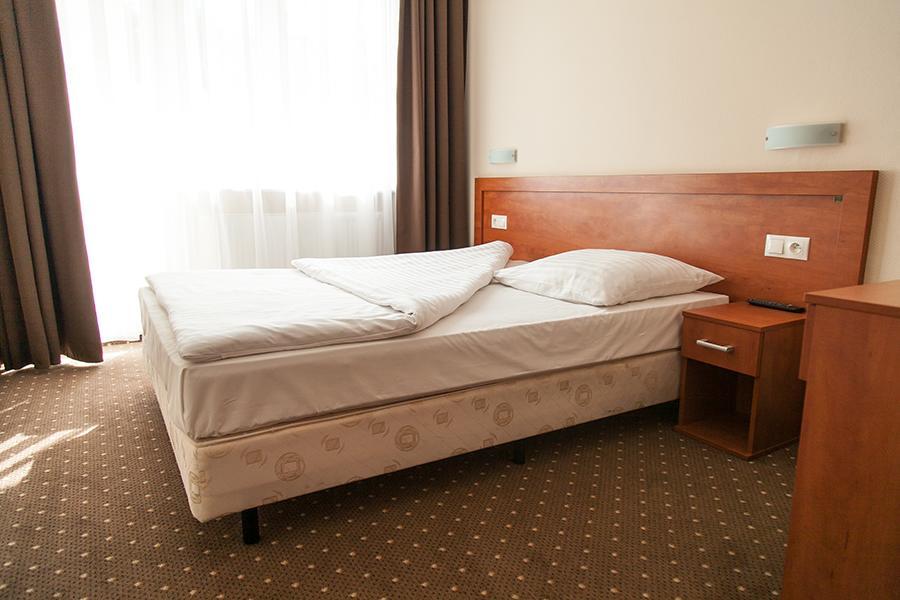 Papaver Hotel Ślesin Δωμάτιο φωτογραφία